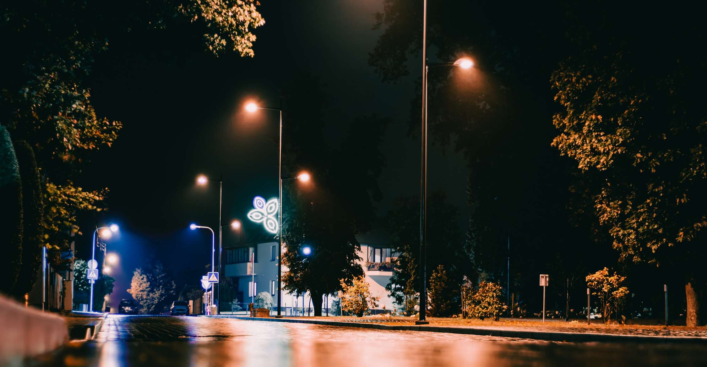 楼宇自控系统，弱电设备监控，高效建筑管理，减少人工成本